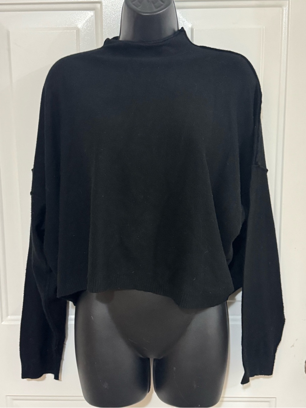 Black Cropped Long-Sleeve Sweater Top
